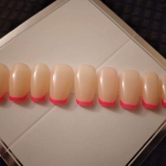 Nude/cover beige pink jelly french tip press on nails - Picture 4 of 4